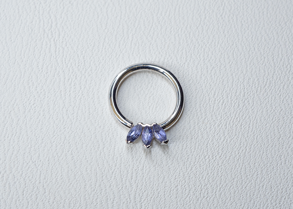 marquise-fan-ring-iolite-wg